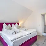Schmallenberger Mauerbluemchen Apartment *